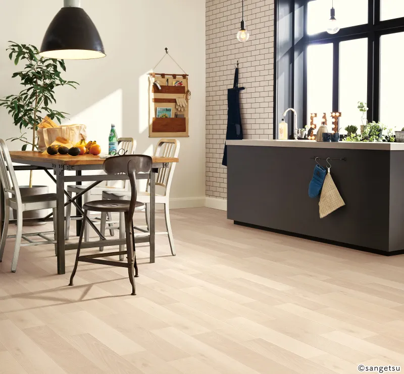 HM12070 – Minima Oak (2024-2027 Home Floor)