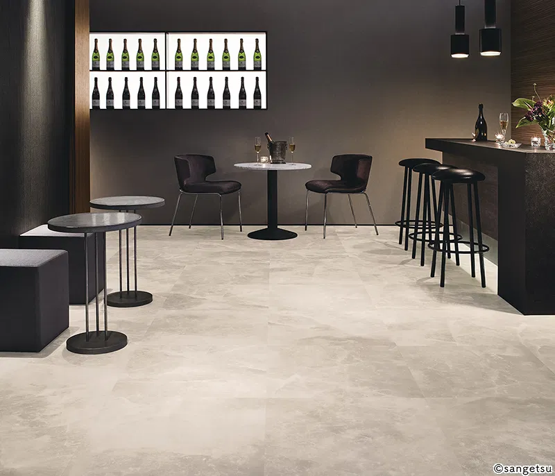 Sàn & Thảm IS-8114 – đá cẩm thạch muối (2023-2026 Floor Tile – Ikkimi) (phối cảnh 1)