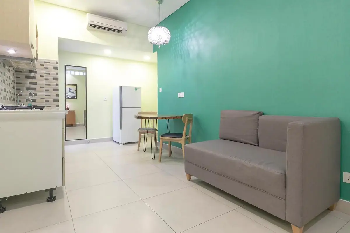 Thi công giấy dán tường - Film dán kính - Tòa nhà Apartment Quận 1